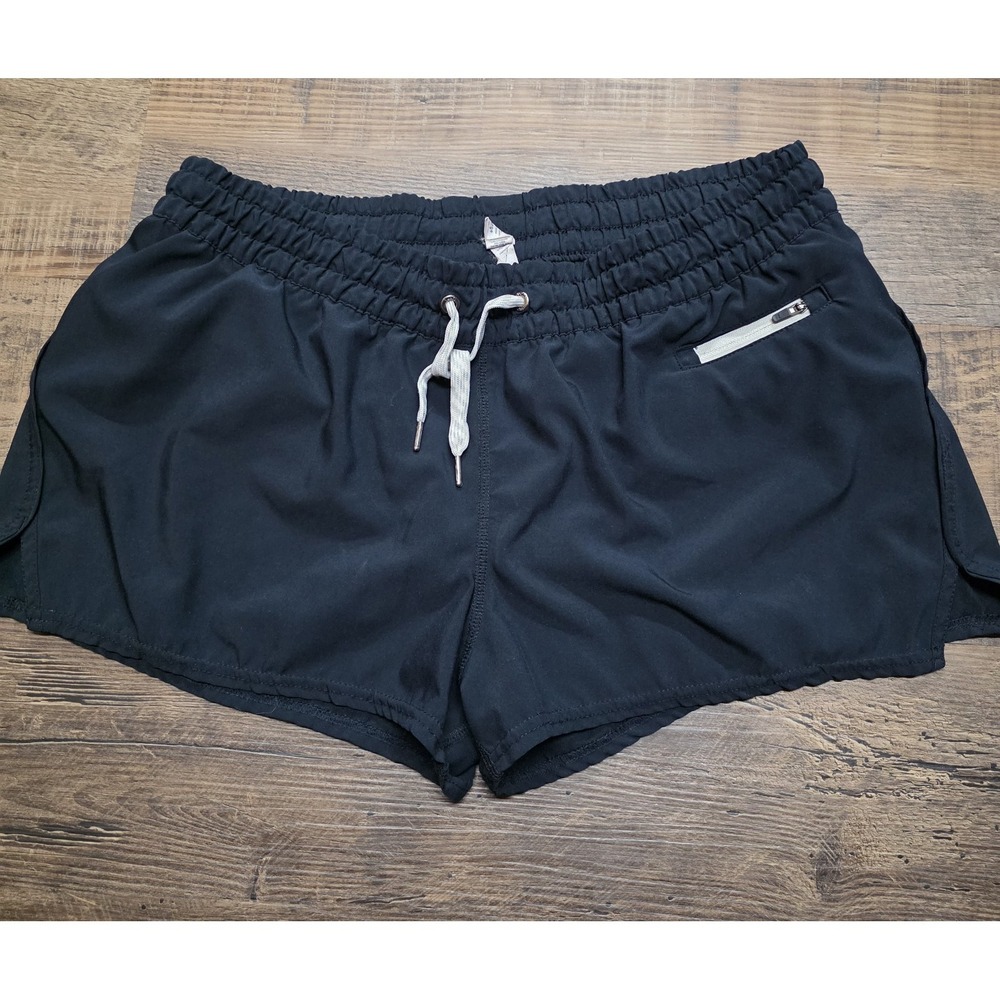 Vuori Clementine Shorts Womens L Black Lined 2" Performance Stretch
